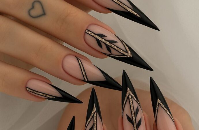 Black Acrylic Nails